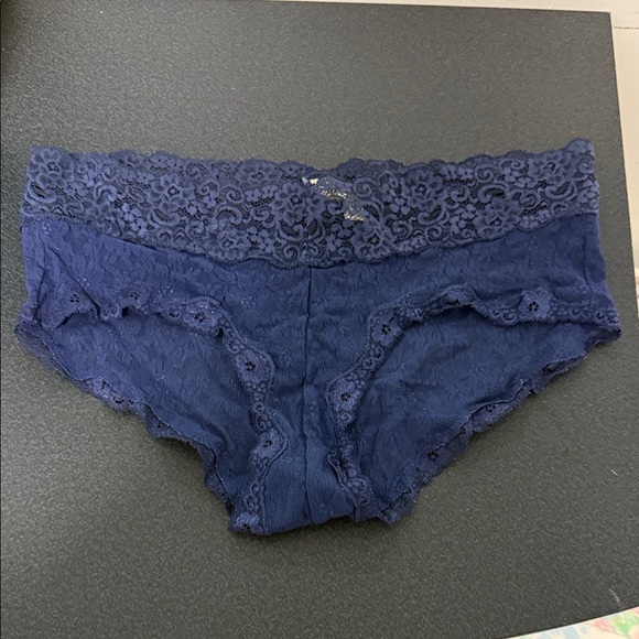 Elegant Lace Women's Intimate in Navy Blue - Picture 1 of 2